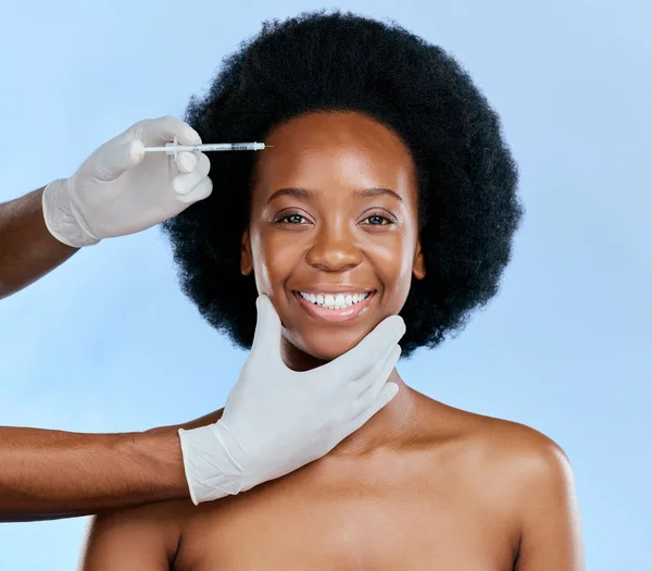 Siyahi Kadın Yüz Enjeksiyonu Güzellik Tedavisi Kozmetik Prosedür Dolgular Dermatoloji — Stok fotoğraf