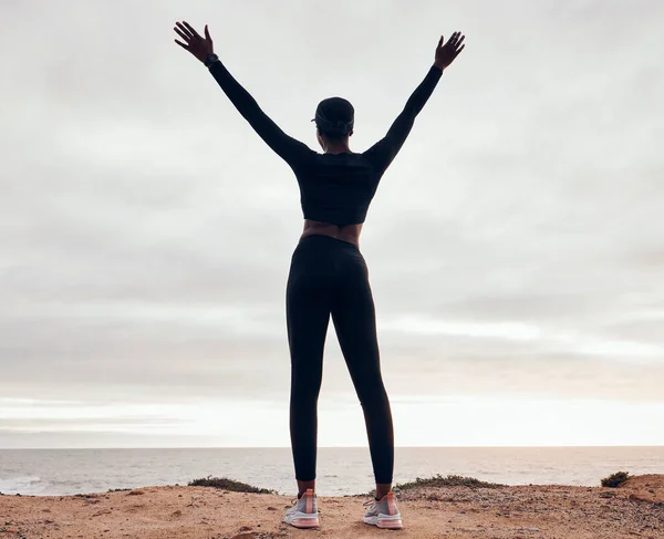 Успіх Фізична Підготовка Спина Жінки Природі Досягненнями Святкуванням Цілями Тренувань — стокове фото
