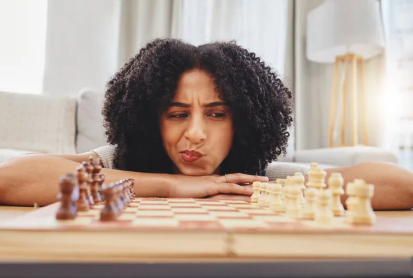 Chess Thinking Portrait Woman Board Strategy Problem Solving Challenge Home — Stock Photo, Image