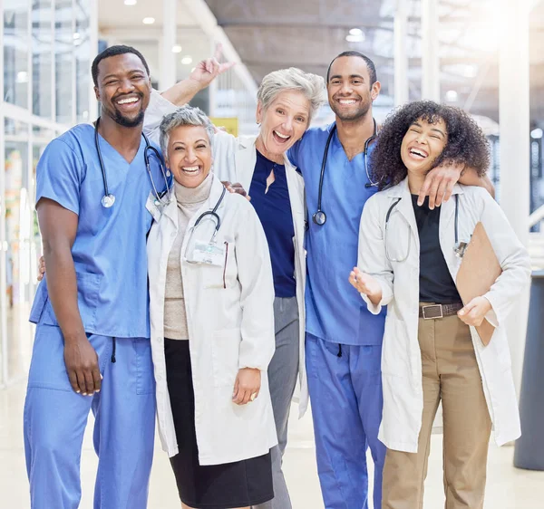 Retrato Feliz Equipe Médicos Para Serviço Saúde Liderança Trabalho Equipe — Fotografia de Stock