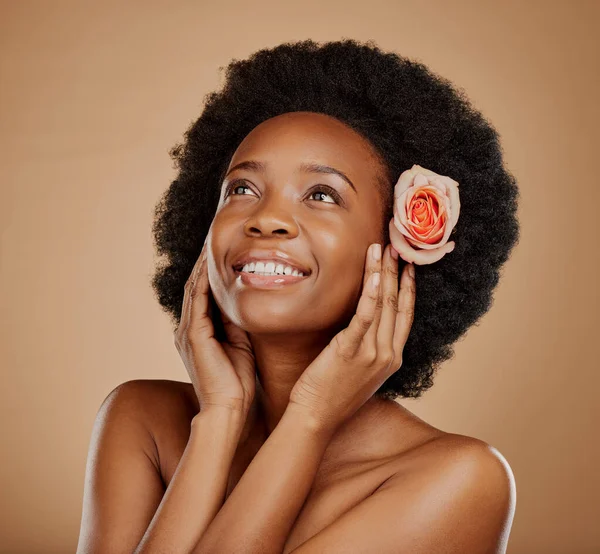 스튜디오 에아름다움 자연스럽고 얼굴을 스킨케어 여인들이 배경으로 치료를 화장품 아프리카 — 스톡 사진