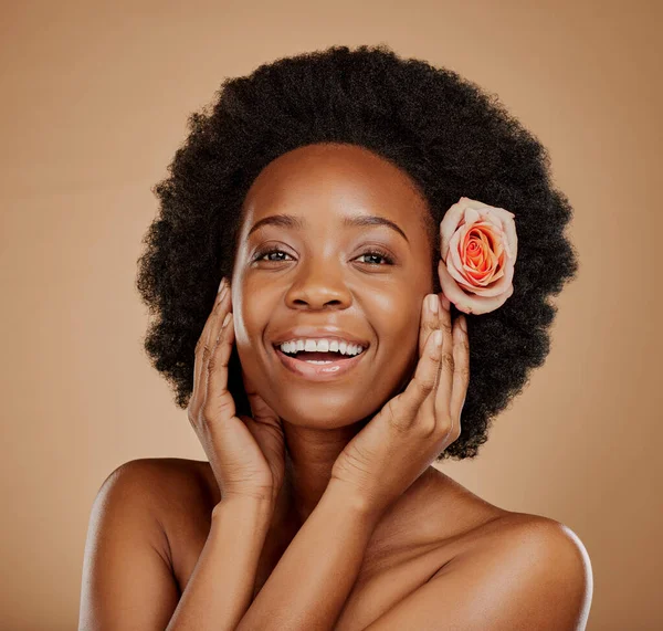 Gelukkig Bloem Portret Van Een Zwarte Vrouw Met Huidverzorging Schone — Stockfoto