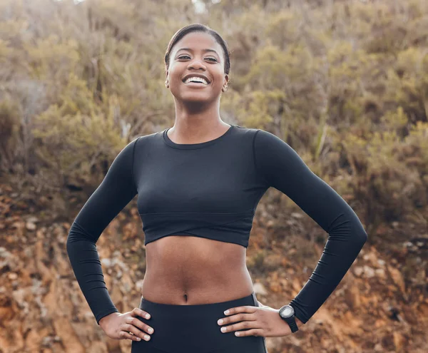Fitness Laufen Und Glücklich Mit Porträt Der Schwarzen Frau Der — Stockfoto