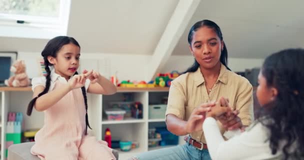 Lengua Señas Aprendizaje Madre Con Hijos Para Educación Enseñanza Comunicación — Vídeos de Stock
