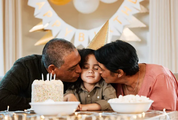 Birthday Cake Grandparents Kiss Child Living Room Event Party Celebration — Stock Photo, Image