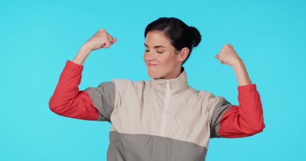 Fitness Kol Stüdyo Kadını Kas Gelişimini Egzersiz Hedeflerini Spor Salonu — Stok video