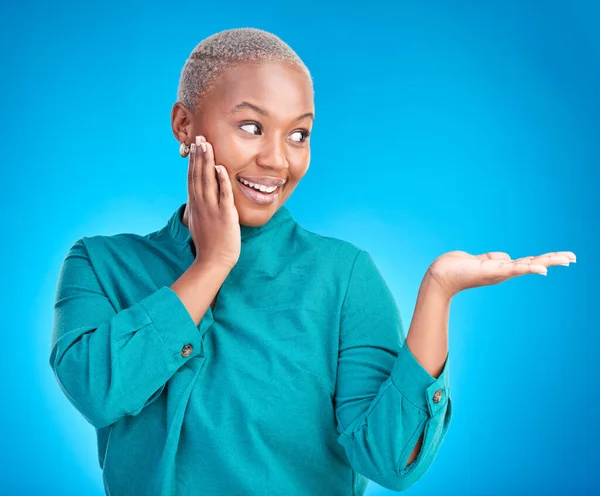 Decision Smile Black Woman Showing Presentation Promotion Blue Studio Background — Stock Photo, Image
