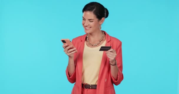 Hitelkártya Okostelefon Online Vásárlás Fintech Boldog Banki Alkalmazás Fizetés Kék — Stock videók