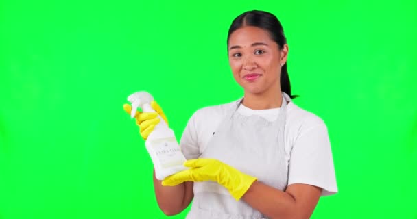Twarz Zielony Ekran Azjatka Sprzątanie Dezynfekcja Szczęśliwy Tle Studio Portret — Wideo stockowe