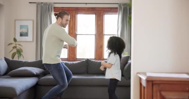 Hudba Tanec Otec Dívkou Dítě Obývacím Pokoji Baví Šťastný Sblížení — Stock video