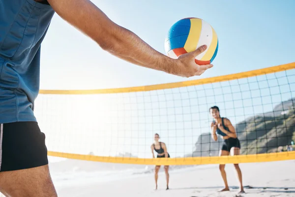 Yaz Sporları Spor Spor Oyun Için Plajda Voleybol Oynayan Takım — Stok fotoğraf