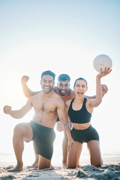 Treningsevne Strand Portrett Venner Til Volleyball Med Ball Energi Vinnerånd – stockfoto