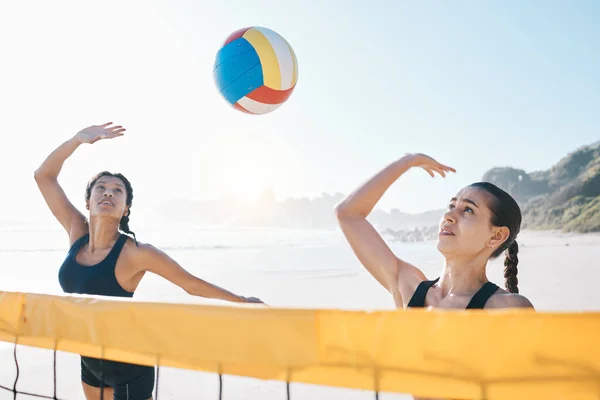 Woman Volleyball Teamwork Sports Game Match Competition Together Net Outdoors — Stock Photo, Image