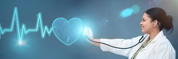 Frequência Cardíaca Médico Médico Com Mulher Holograma Para Cuidados Saúde — Fotografia de Stock