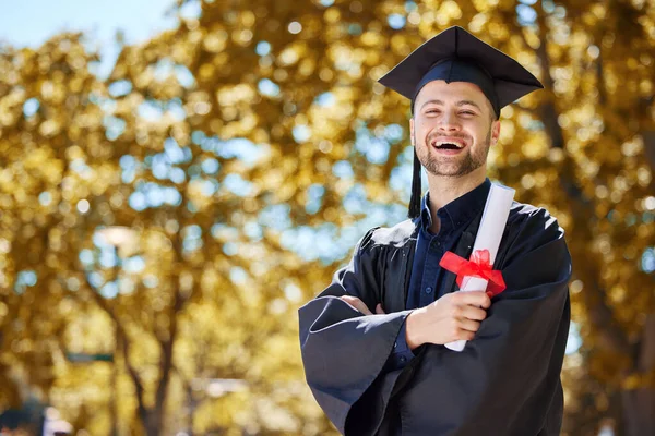 Diploma Feliz Homem Com Certificado Exterior Para Sucesso Com Realização — Fotografia de Stock