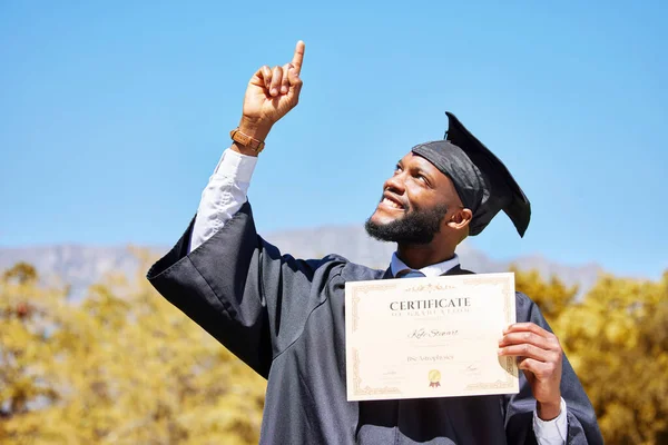 Certyfikat Dyplom Sukces Czarnym Człowiekiem Wskazując Nagrodę Zwycięzcę Edukację Stypendium — Zdjęcie stockowe