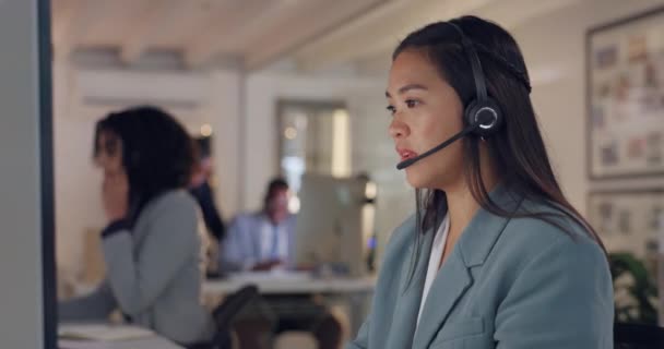 Letişim Danışmanlık Için Ofisindeki Kadınla Çağrı Merkezi Müşteri Hizmetleri Bilgisayar — Stok video