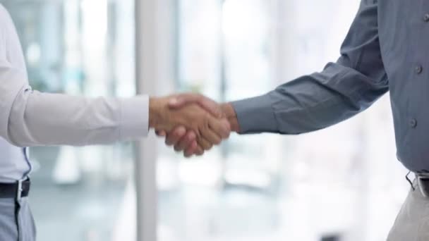 Corporate Closeup Håndtryk Forretningsfolk Deal Partnerskab Kontor Samarbejde Team Ryster – Stock-video