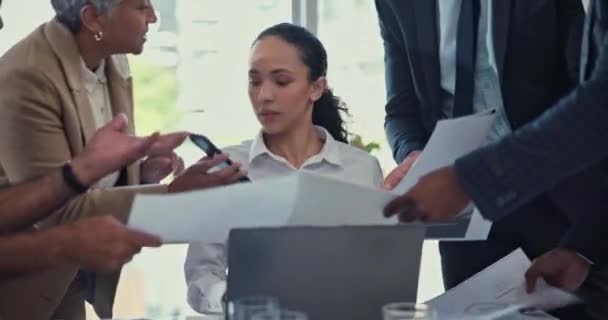 Mujer Negocios Papeleo Gestión Del Tiempo Con Multitarea Coworking Líder — Vídeo de stock