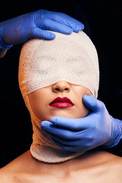 Plastische Chirurgie Cosmetica Verband Het Gezicht Van Vrouw Studio Voor — Stockfoto