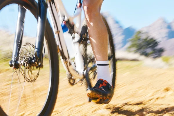 Nahaufnahme Outdoor Und Biker Mit Fitness Schnelligkeit Und Training Mit — Stockfoto