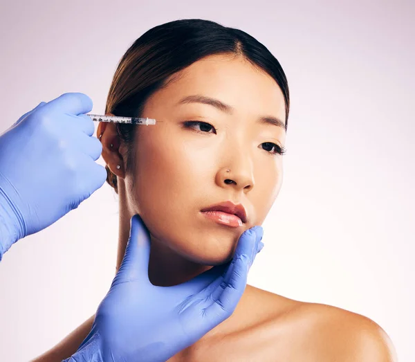 Aziatische Vrouw Schoonheid Naald Voor Chirurgie Studio Voor Cosmetica Oogvuller — Stockfoto