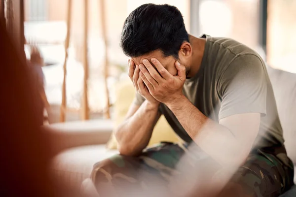 Hombre Con Trauma Estrés Salud Mental Triste Con Problema Terapia — Foto de Stock