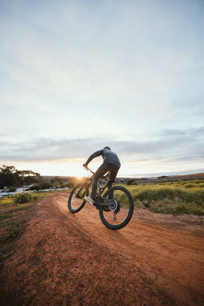 Спорт Велоспорт Человек Велосипеде Сельской Местности Тренировок Тренировок Физических Упражнений — стоковое фото