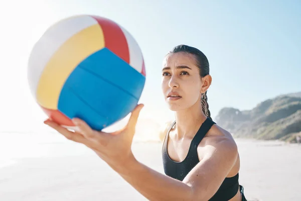 Beach Exercise Woman Volleyball Serve Games Fun Sports Sunshine Face — Stock Photo, Image
