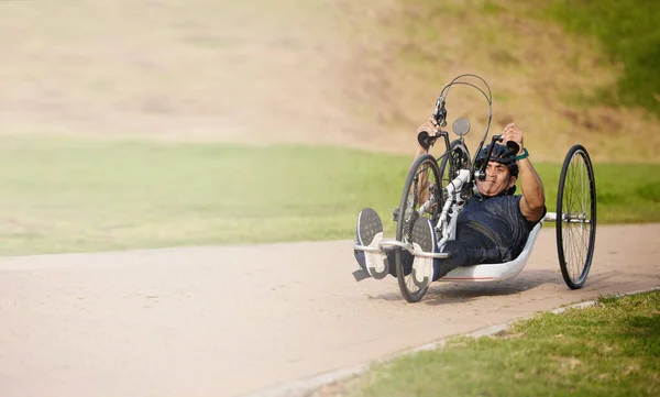 Fietsen Natuur Snelheid Man Met Een Handicap Training Voor Competitie — Stockfoto