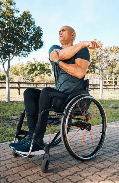 Stretching Gezondheid Rolstoelgebruiker Met Man Park Voor Training Training Fitness — Stockfoto