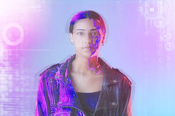 Neon Hologram Ekranı Kadın Portresi Siberpunk Metaverse Kullanıcı Deneyimi Için — Stok fotoğraf