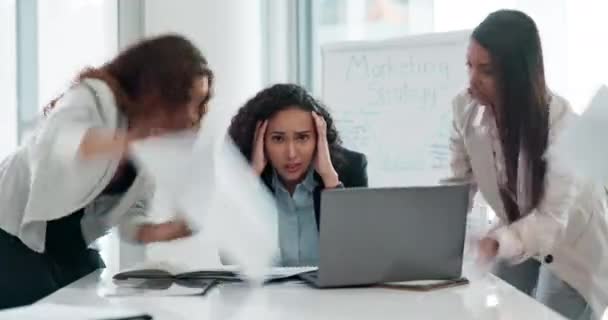 Zakelijke Vrouw Overweldigd Stress Voor Drukke Medewerkers Documenten Laptop Modern — Stockvideo