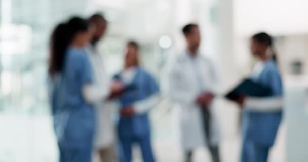 Médecins Infirmières Personnel Parlant Dans Hôpital Pour Planifier Calendrier Collaboration — Video