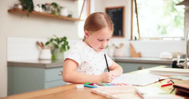 Apprendre Art Pratique Avec Fille Avec Crayon Maison Familiale Pour — Video