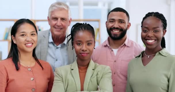 Geschäftsleute Führung Und Lächeln Teammanagement Diversität Oder Karriereambitionen Büro Portrait — Stockvideo