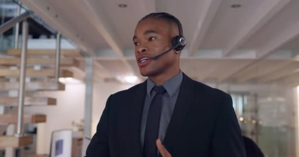 Call Center Atendimento Cliente Homem Negro Comunicação Escritório Suporte Telecomunicações — Vídeo de Stock