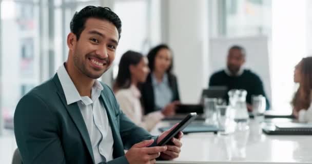 Cara Homem Negócios Asiático Com Tablet Reunião Planejamento Com Software — Vídeo de Stock