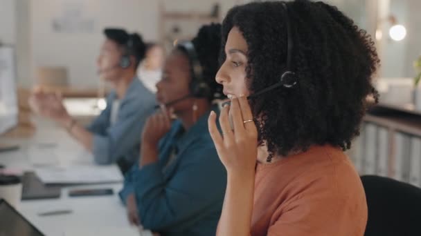 Centro Llamadas Asistente Virtual Cara Mujer Feliz Consultoría Telecomunicaciones Servicio — Vídeo de stock