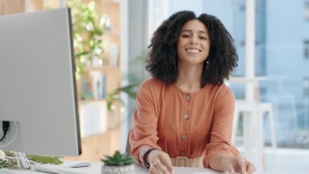 컴퓨터 여자들 직장에서 미소를 상담하는 고용인들 Portrait Female Person Entrepreneur — 비디오