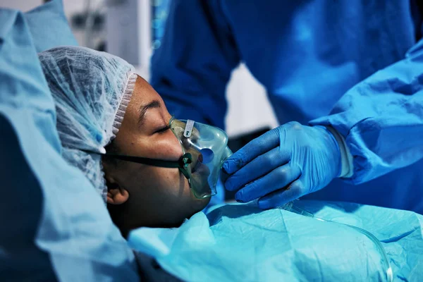 Healthcare Doctor Patient Oxygen Mask Surgery Emergency Care Hospital Bed — Stock Photo, Image