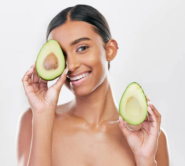 Gezicht Avocado Natuurlijke Schoonheid Vrouw Met Biologische Cosmetica Gezicht Witte — Stockfoto