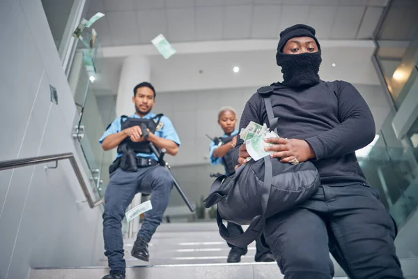 Roubo Banco Polícia Correndo Atrás Criminoso Por Justiça Punição Segurança — Fotografia de Stock