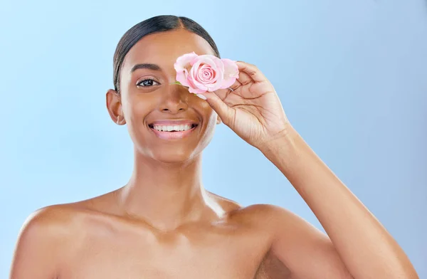 Mulher Rosa Beleza Natural Com Cuidados Com Pele Cosméticos Eco — Fotografia de Stock