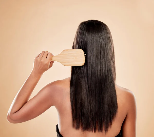 Espalda Mujer Cepillo Cuidado Del Cabello Estudio Fondo Aseo Textura — Foto de Stock