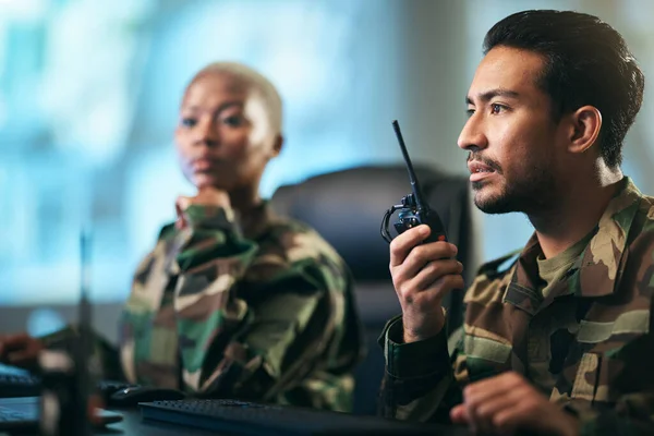 Walkie Talkie Wojsko Oddział Wojskowy Stacji Komputerem Wskazującym Kierunek Technologia — Zdjęcie stockowe
