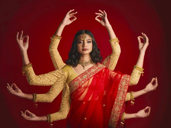 Indiai Portré Istennő Sok Kézzel Stúdió Háttérben Szárival Ékszerekkel Mudra — Stock Fotó