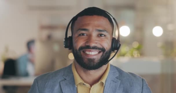 Muž Call Centrum Video Hovor Tváří Smích Komický Vtip Konverzaci — Stock video