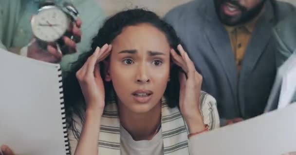 Kvinna Ansikte Och Ångest Med Överväldigad Stress Depression Utbrändhet Eller — Stockvideo