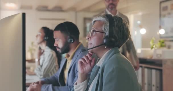 Call Center Szkolenia Noc Ludźmi Biznesu Biurze Komunikacji Obsługi Klienta — Wideo stockowe
